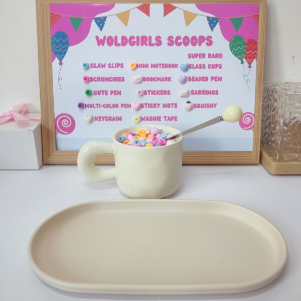 WoldGirls Surprise Scoops